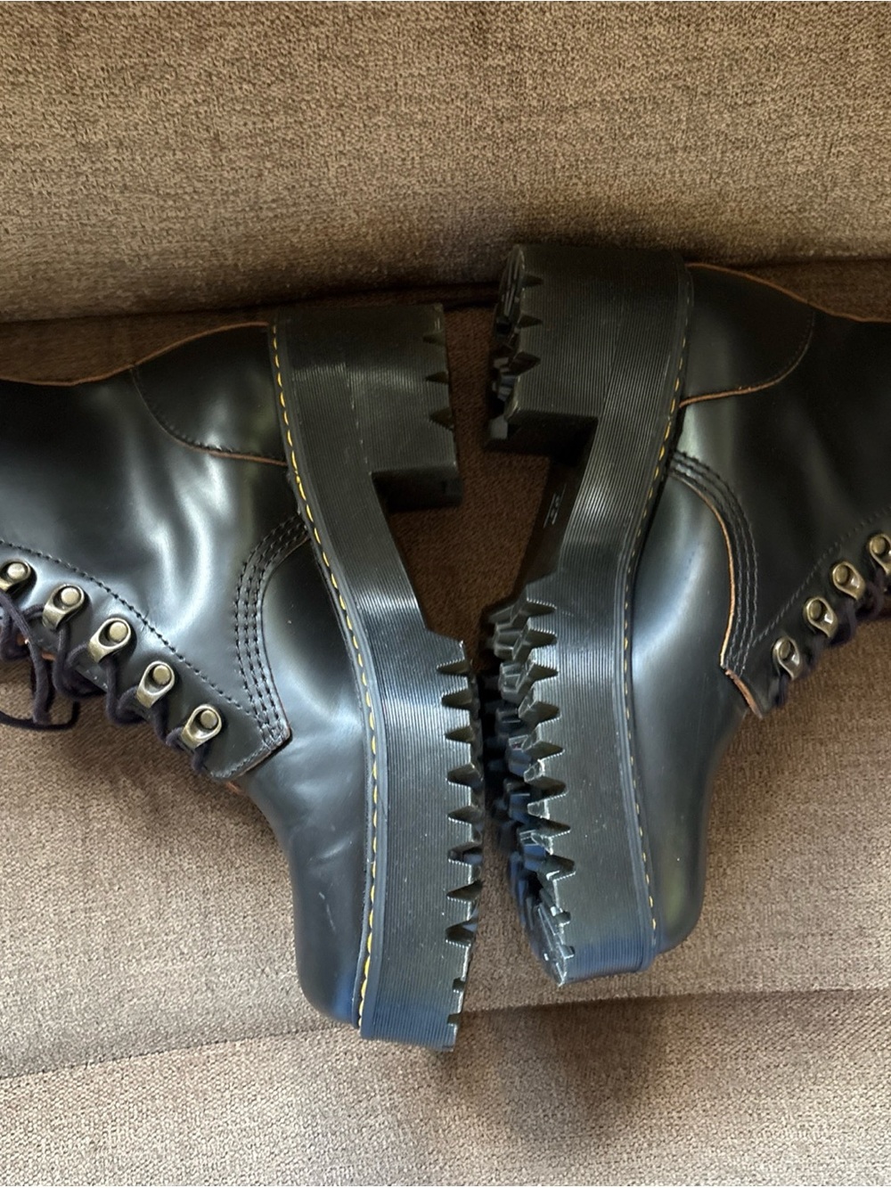 Doc Martens Women’s Leona US9 Black Leather Chunky Heel Platform Boots New - Picture 3 of 8